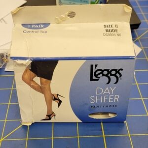 Leggs Day Sheer Nude Control Top Size Q